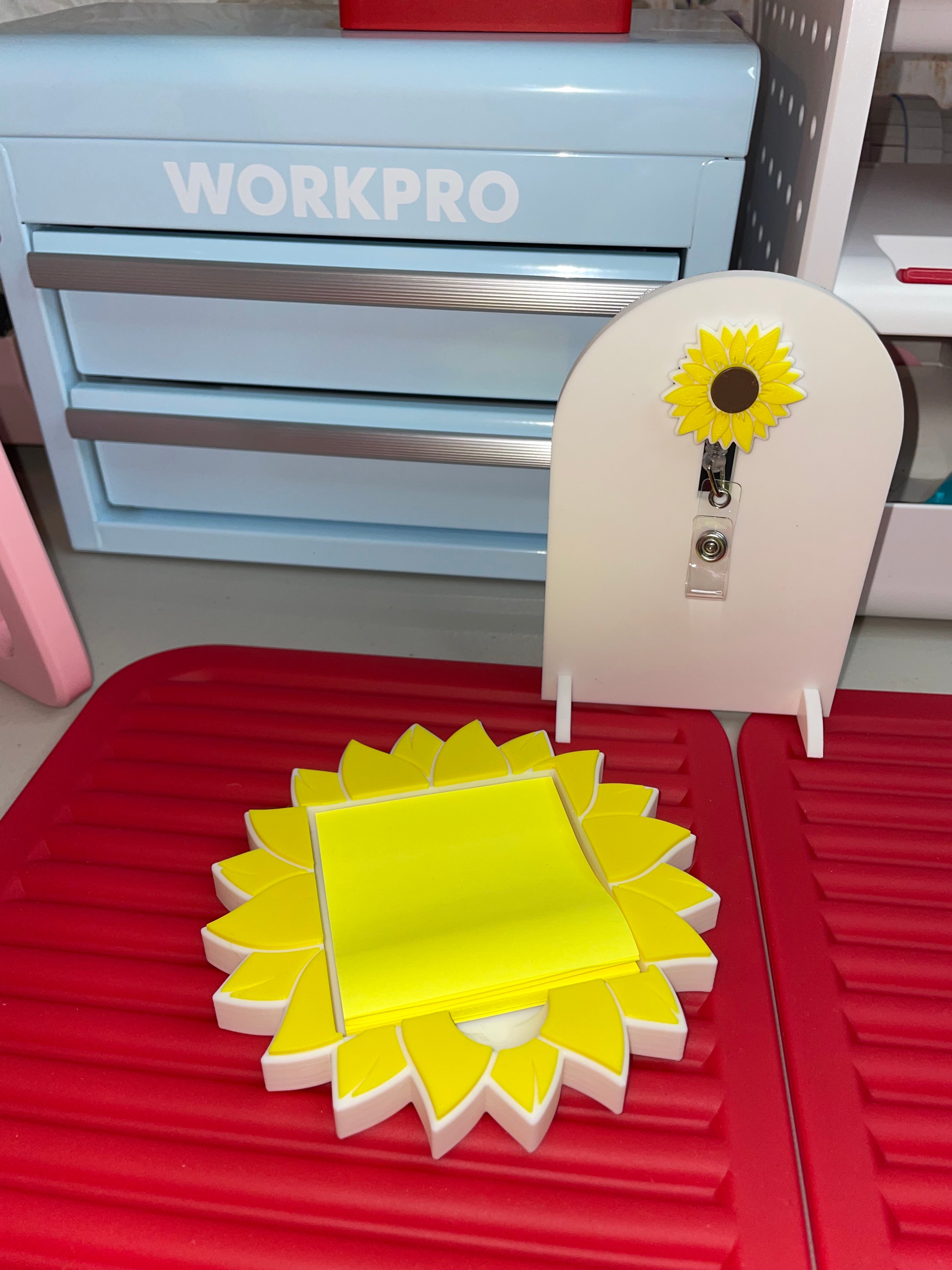 Sunflower sticky note holder