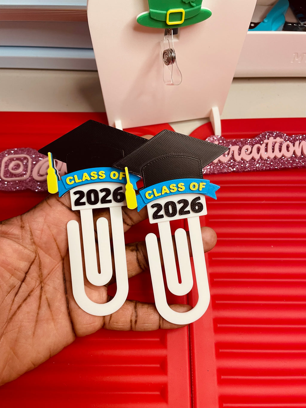 Graduation theme paperclip