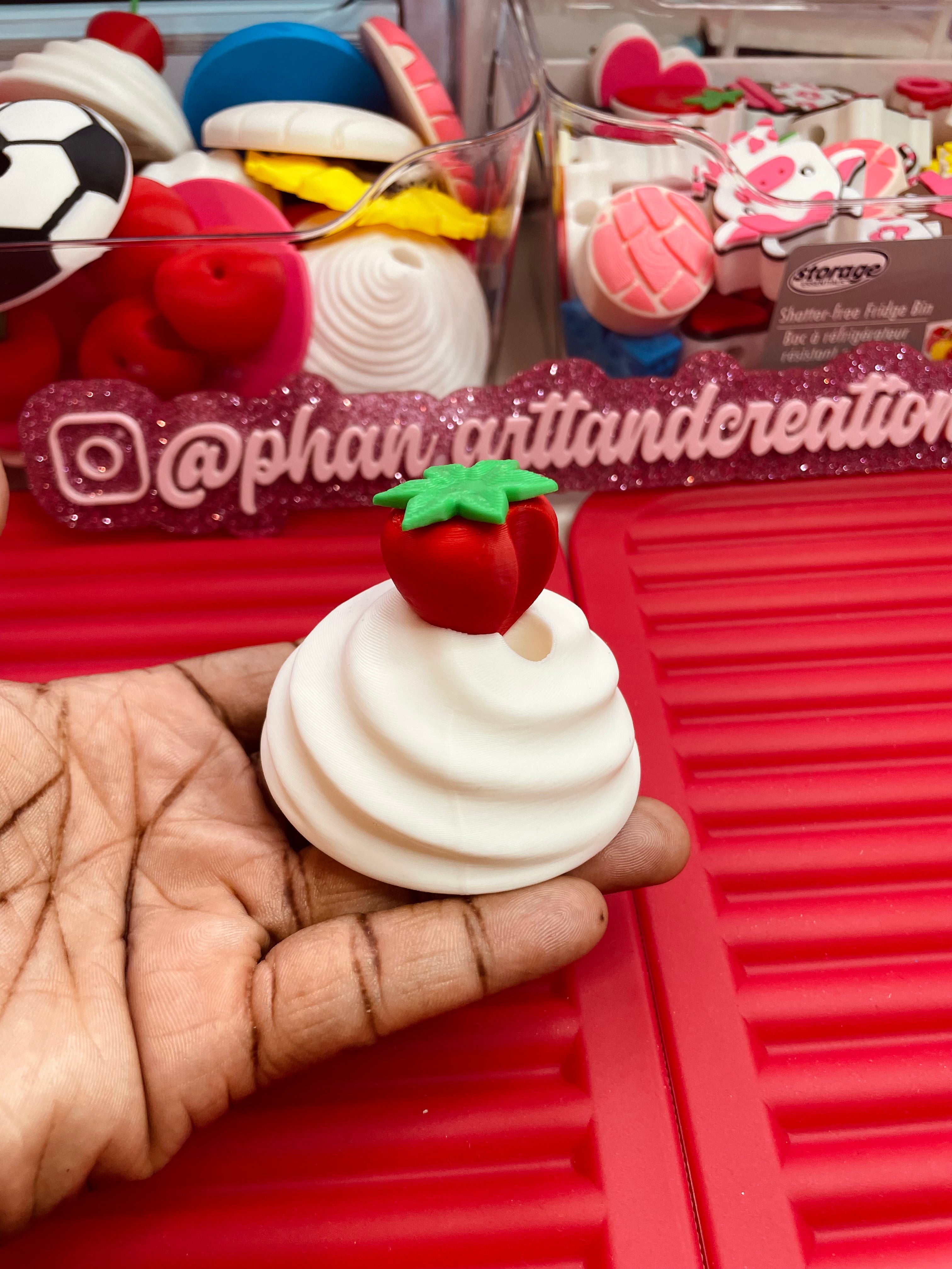16oz strawberry lid topper