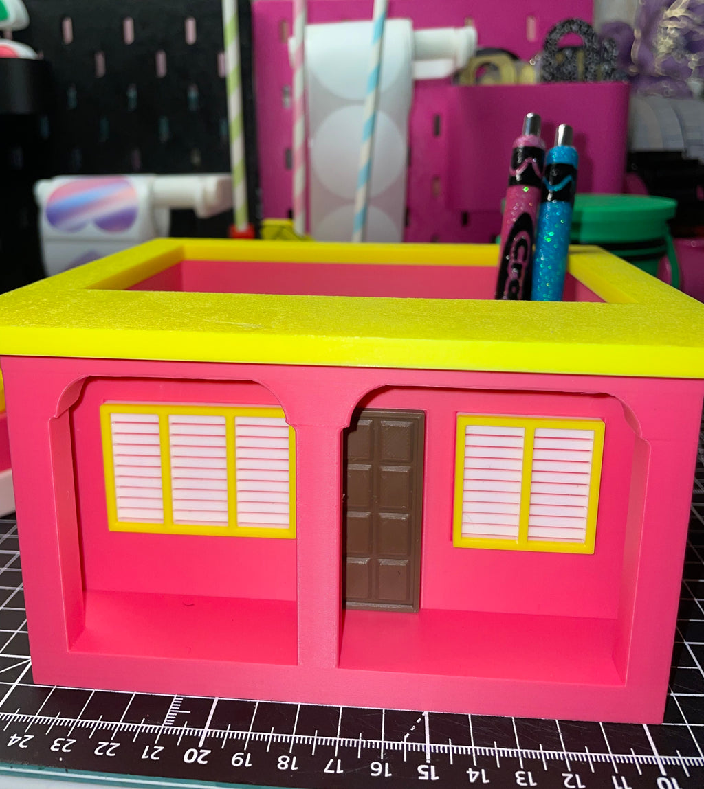Large house pen/pencil holder