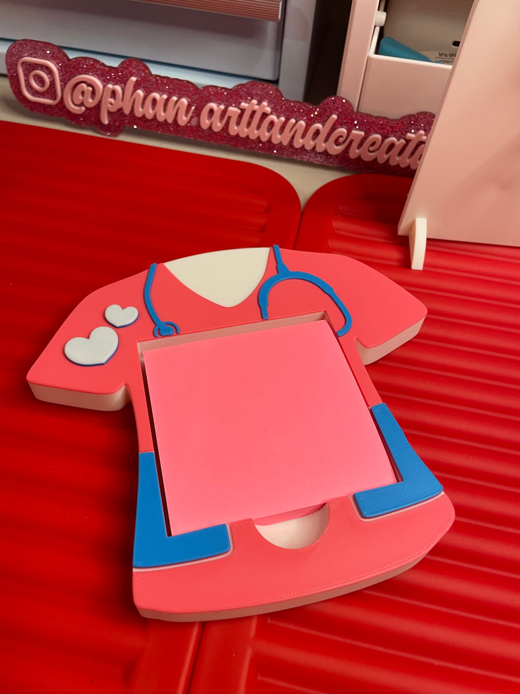 Scrub top sticky note holder