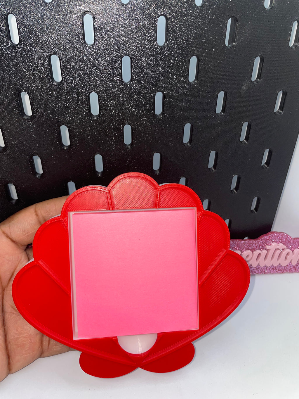 Shell sticky note holder