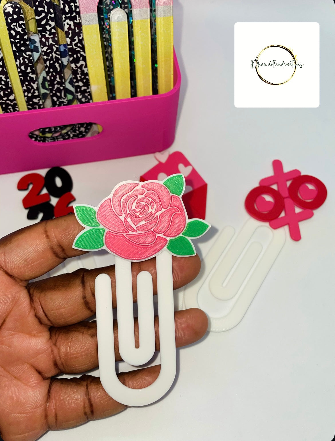 Rose paperclip