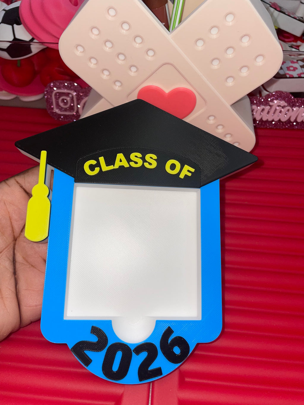 Graduation theme sticky note holder