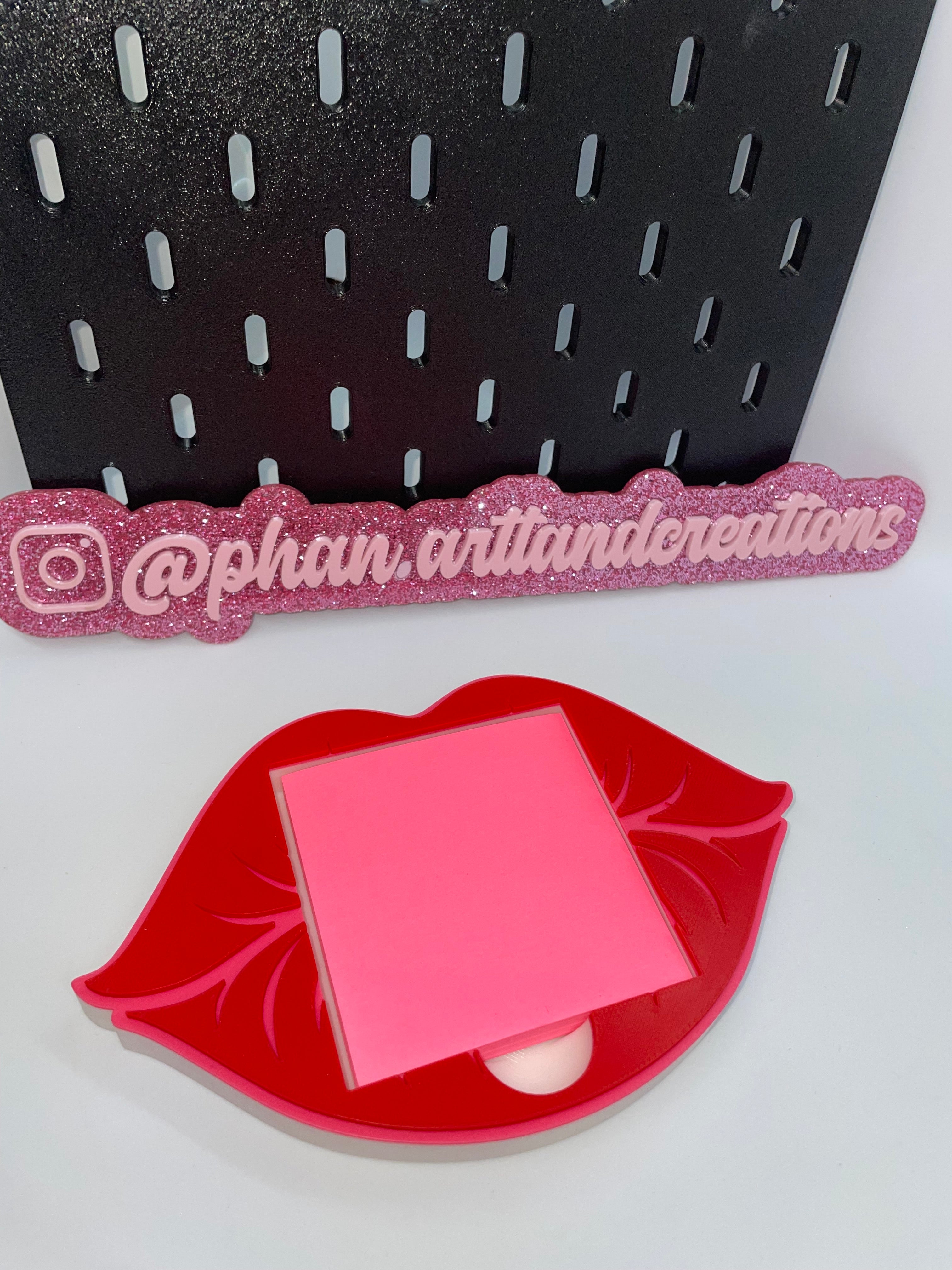 Lips sticky note holder