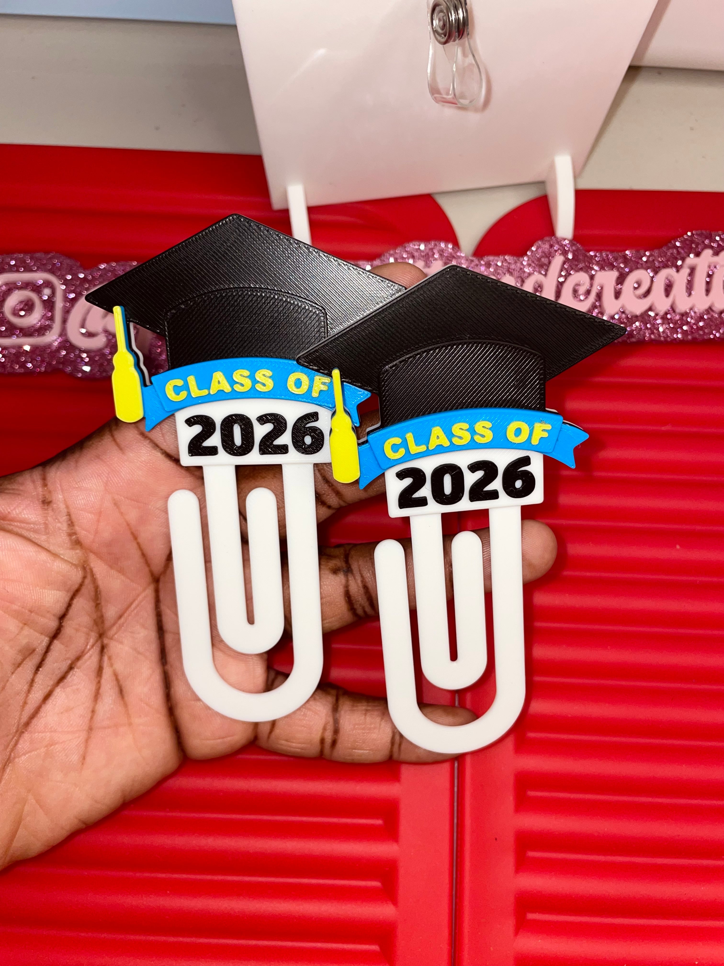 Graduation theme paperclip