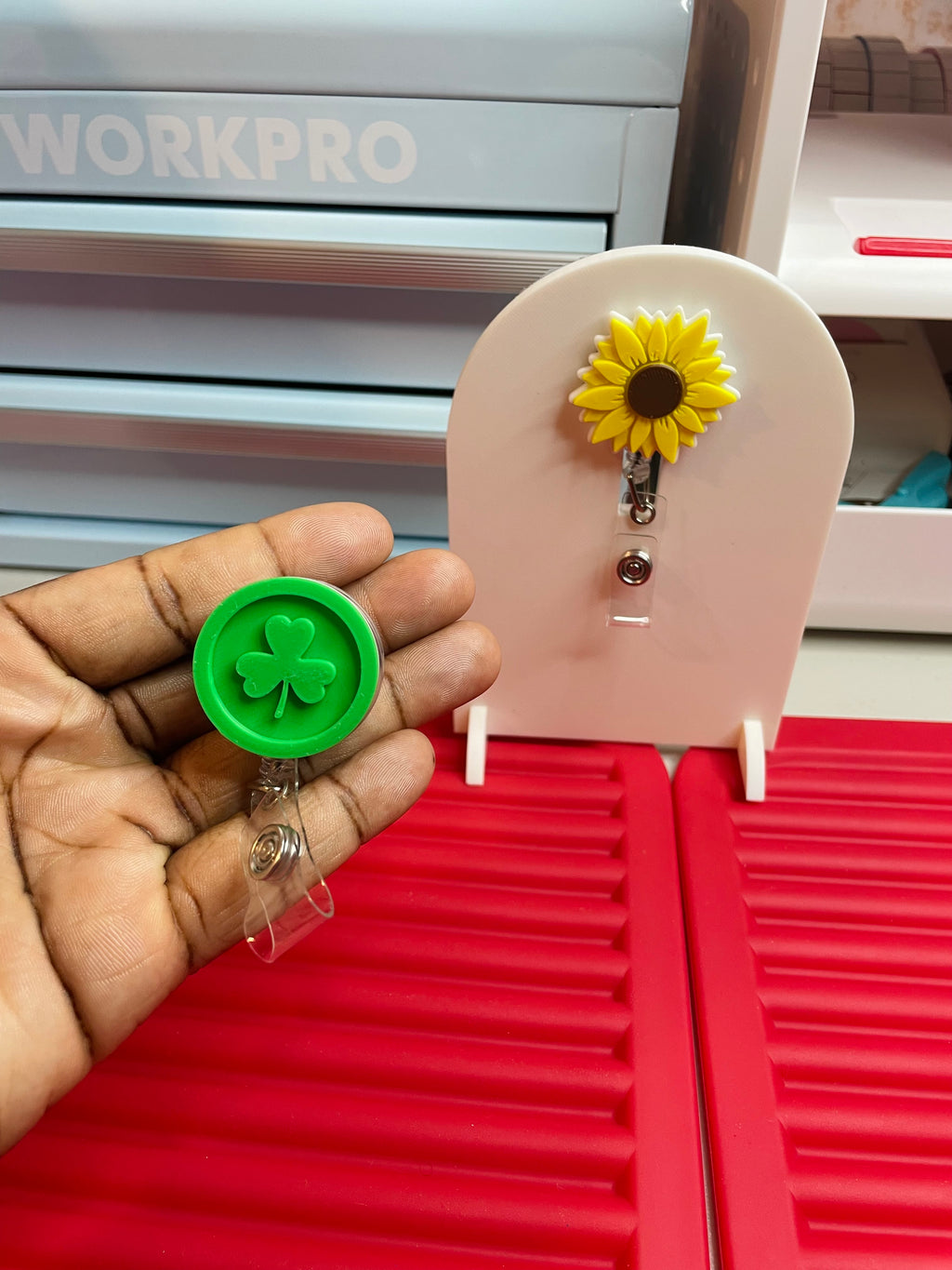 Lucky Clover coin reel badge holder