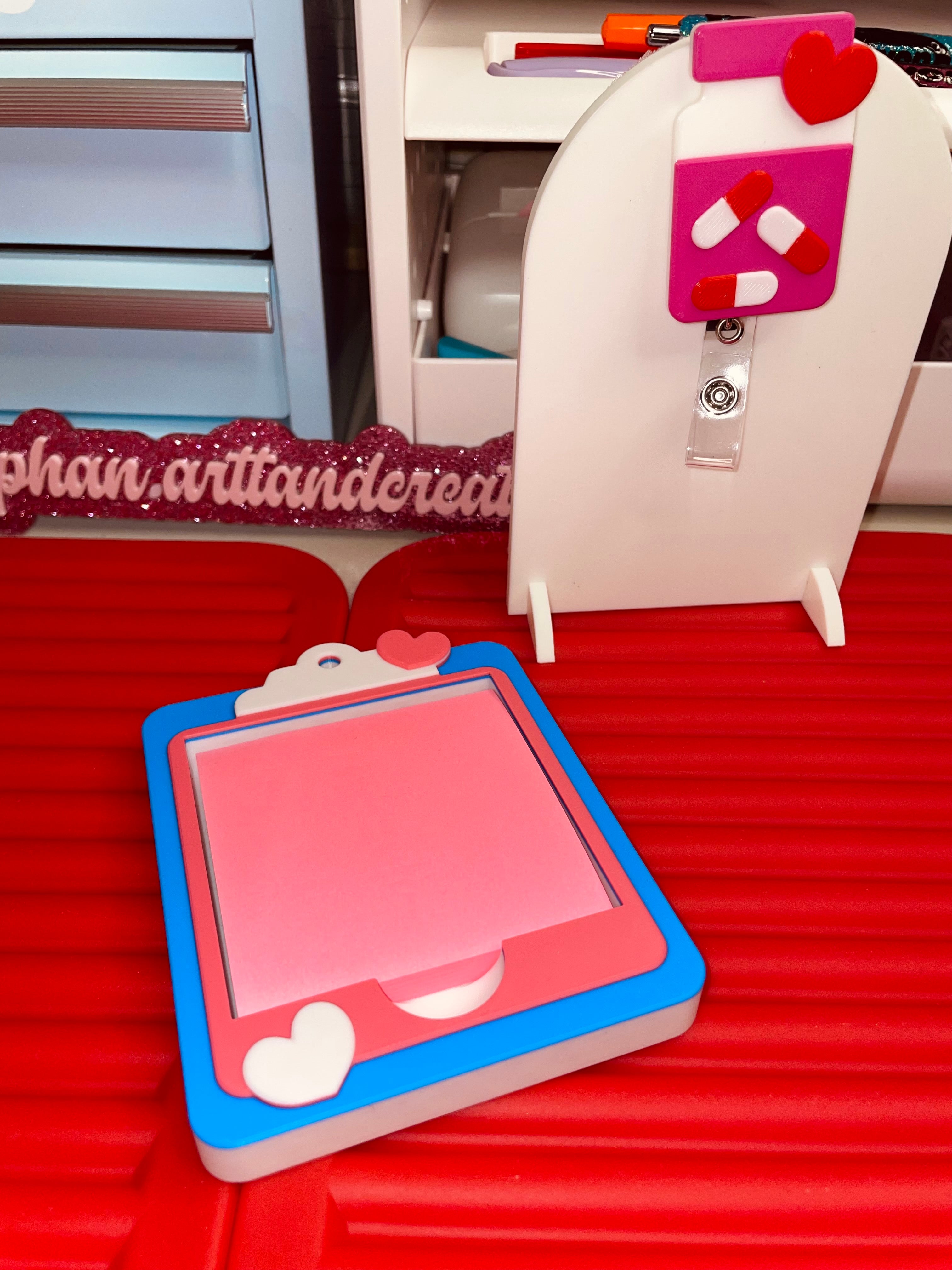 Heart clipboard sticky note holder