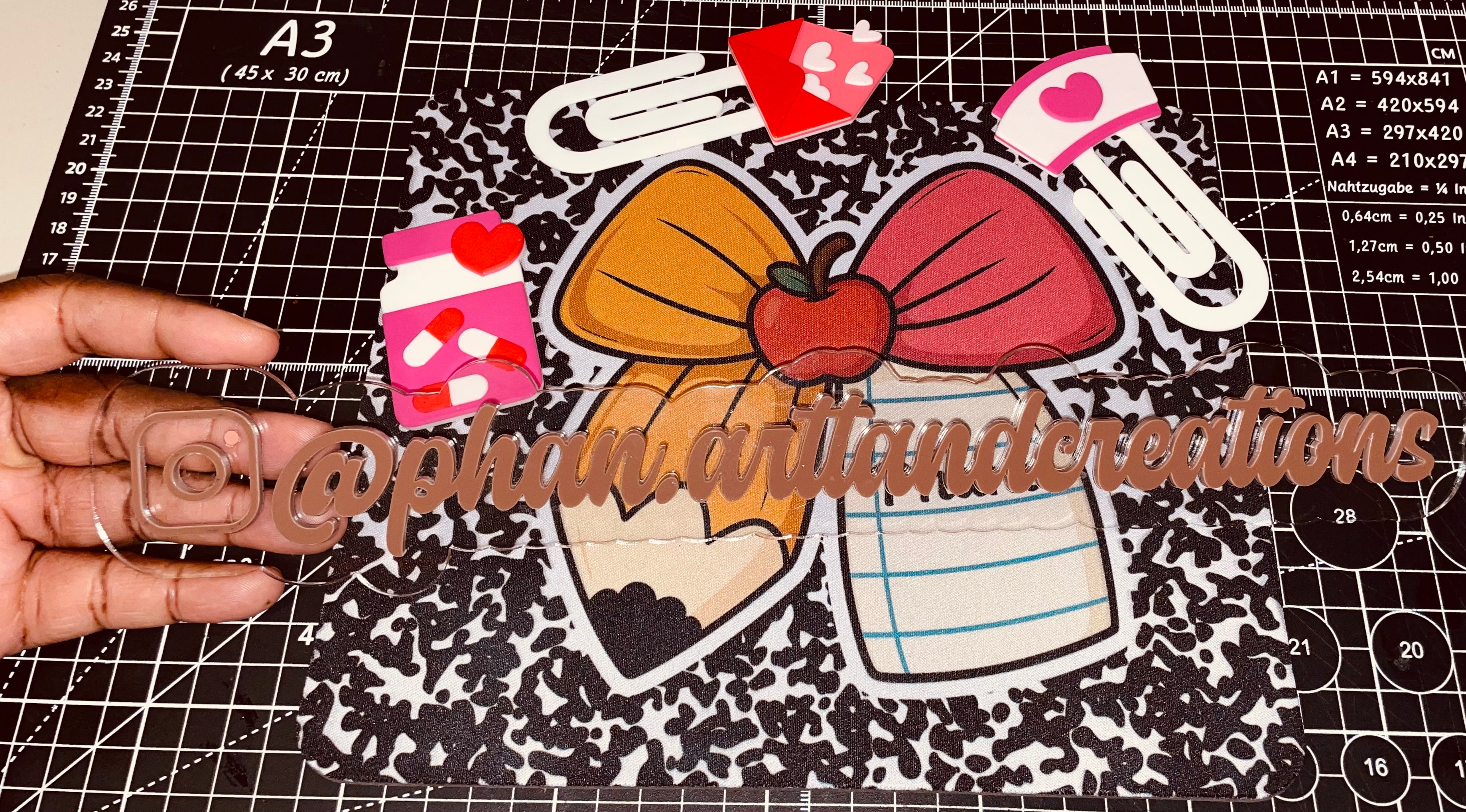 Large Instagram watermark