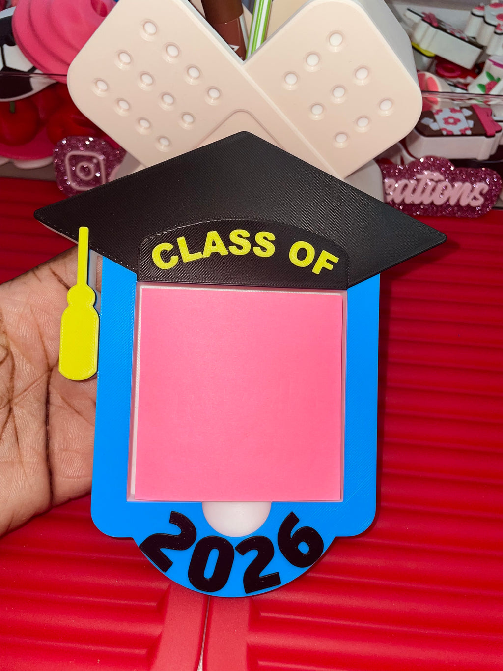 Graduation theme sticky note holder
