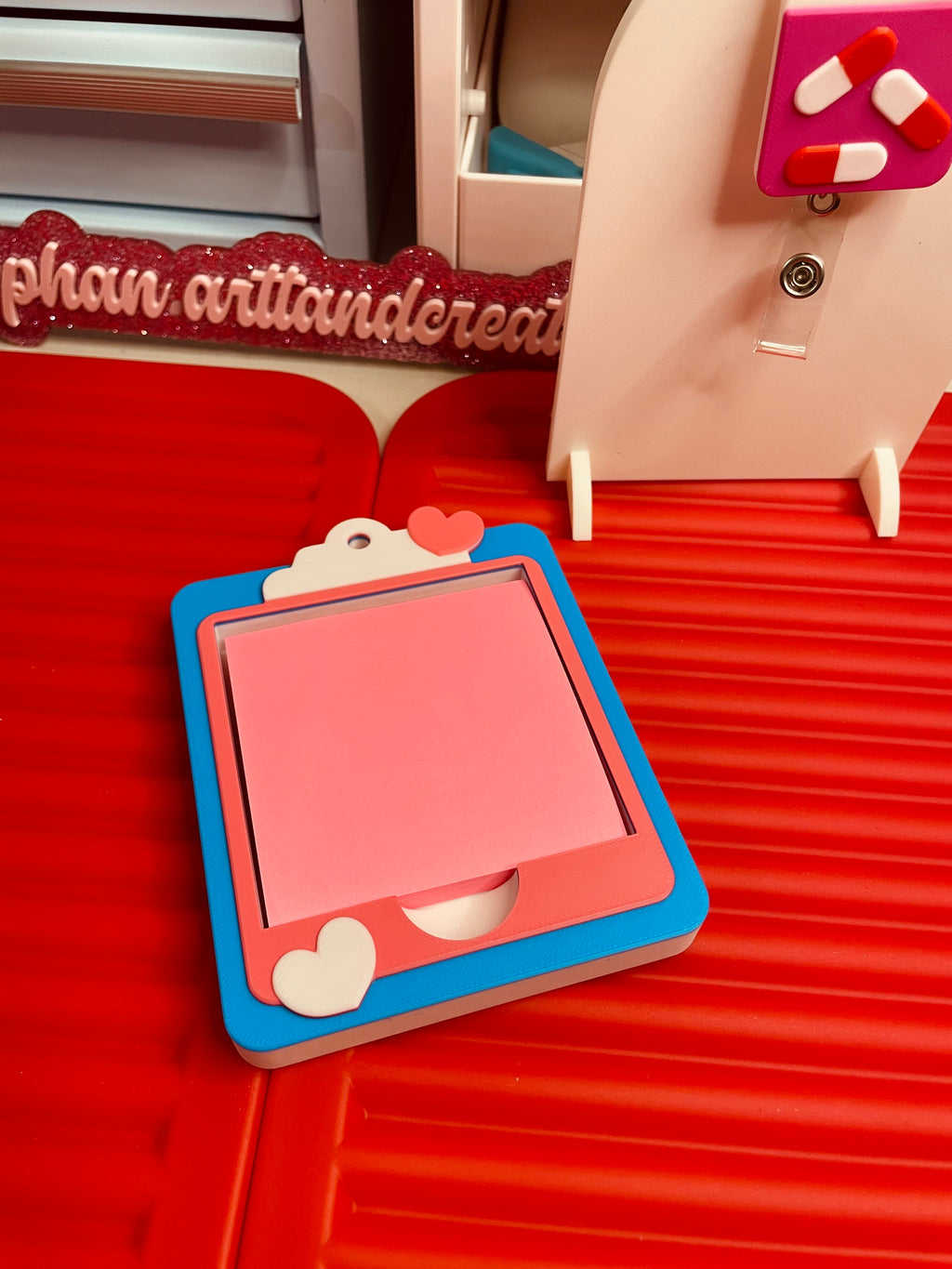 Heart clipboard sticky note holder